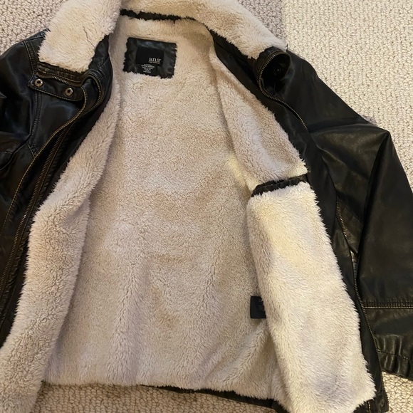 Ana brand faux leather fluffy lined coat jacket - Picture 7 of 8